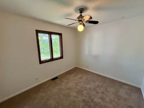 Bedroom - 1450 Sturbridge Ct, Hoffman Estates, IL 60192 photo 7 of 8