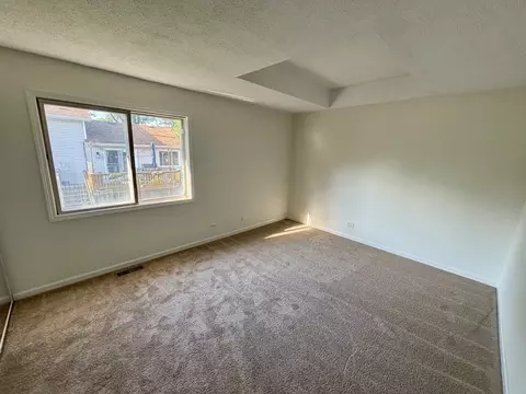 Bedroom - 1450 Sturbridge Ct, Hoffman Estates, IL 60192 photo 1 of 8