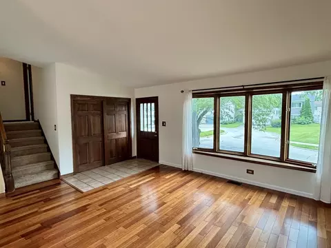 Living - 1450 Sturbridge Ct, Hoffman Estates, IL 60192 photo 7 of 9