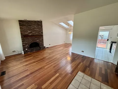Living - 1450 Sturbridge Ct, Hoffman Estates, IL 60192 photo 2 of 9