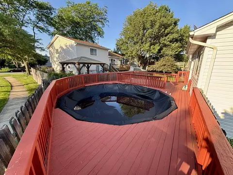 Exterior - 1450 Sturbridge Ct, Hoffman Estates, IL 60192 photo 4 of 4