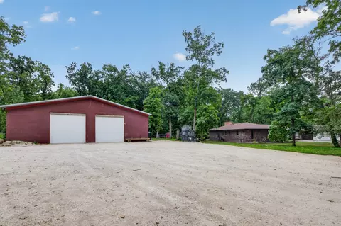Exterior - 14309 K B Rd, Capron, IL 61012 photo 9 of 10