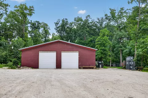 Exterior - 14309 K B Rd, Capron, IL 61012 photo 10 of 10