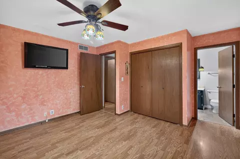 Bedroom - 14309 K B Rd, Capron, IL 61012 photo 4 of 6