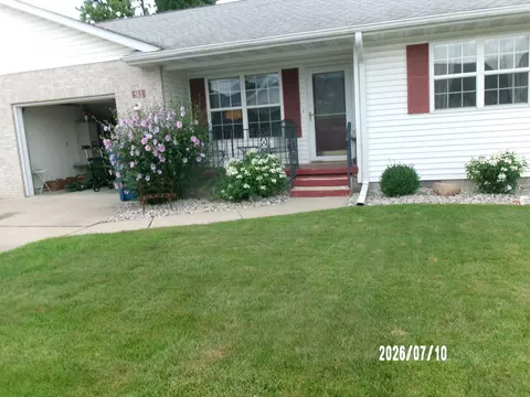 103 Fleming Ct #103, Watseka, IL 60970