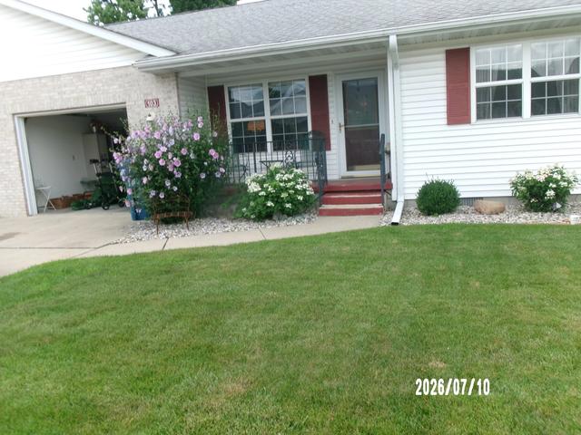 103 Fleming Ct #103, Watseka, IL 60970