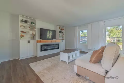 65 Laurel Trl, Wheeling, IL 60090 photo 3