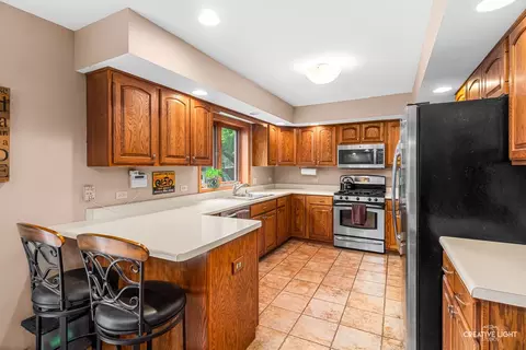 37 W907 Bowes Rd, Elgin, IL 60124 photo 6