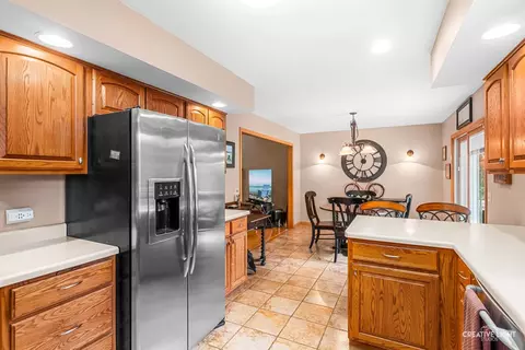 37 W907 Bowes Rd, Elgin, IL 60124 photo 7