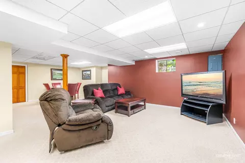 37 W907 Bowes Rd, Elgin, IL 60124 photo 25