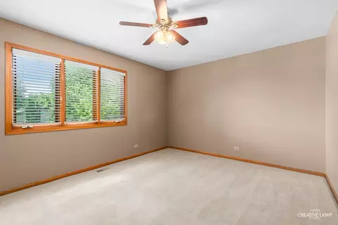 37 W907 Bowes Rd, Elgin, IL 60124 photo 18