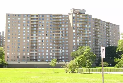7061 N Kedzie Ave #1102, Chicago, IL 60645