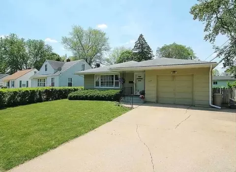 2107 Ohio Pkwy, Rockford, IL 61108