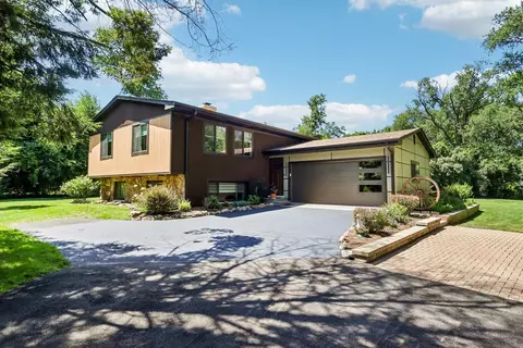 21 W640 Maple Ave, Medinah, IL 60157