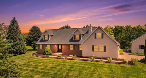 2237 Hickory Hills Rd, Muscatine, IA 52761