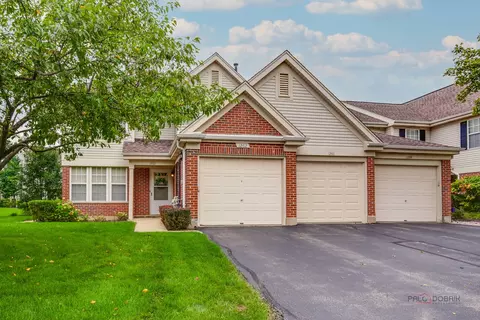 1262 N Wellington Ct, Buffalo Grove, IL 60089