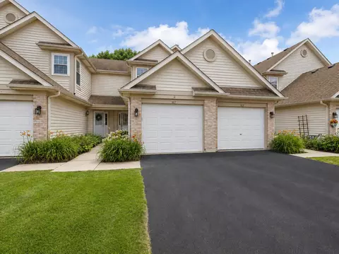 1827 Grove Ave, Schaumburg, IL 60193