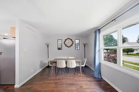 Dining - 549 Arthur Dr, Cary, IL 60013 photo 1 of 3