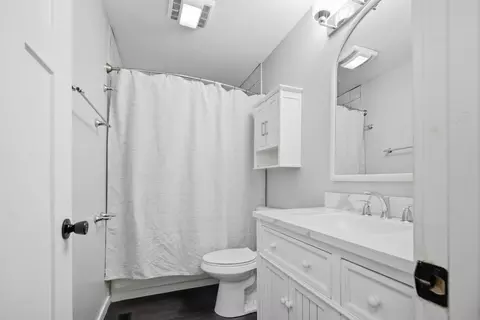 Bath - 549 Arthur Dr, Cary, IL 60013 photo 2 of 2