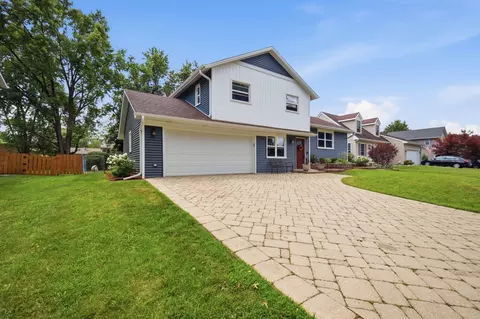 Exterior - 549 Arthur Dr, Cary, IL 60013 photo 2 of 7