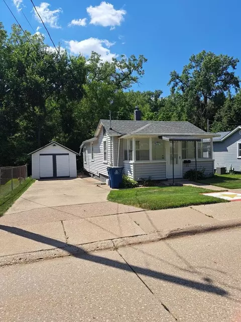 182 Hero St, Silvis, IL 61282 photo 1