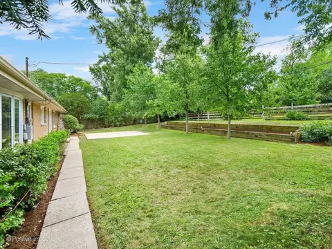 Exterior - 16 W055 63rd St, Willowbrook, IL 60527 photo 4 of 6