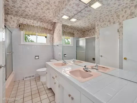 Bath - 16 W055 63rd St, Willowbrook, IL 60527 photo 2 of 2