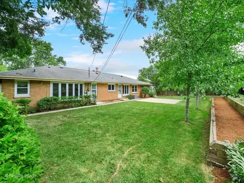 Exterior - 16 W055 63rd St, Willowbrook, IL 60527 photo 6 of 6