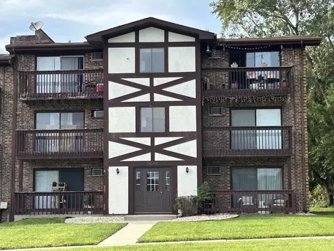 3640 W 119th St #302, Alsip, IL 60803