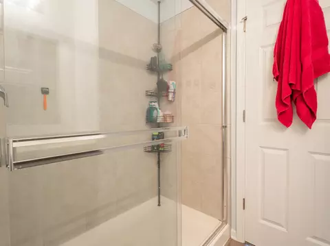 Bath - 1004 Daniel St, Plano, IL 60545 photo 4 of 6