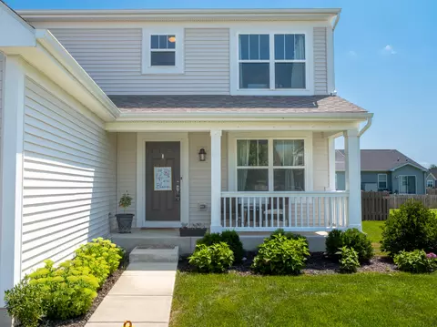 Exterior - 1004 Daniel St, Plano, IL 60545 photo 2 of 4