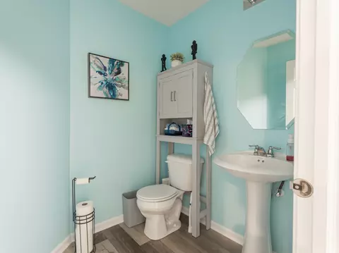 Bath - 1004 Daniel St, Plano, IL 60545 photo 1 of 6