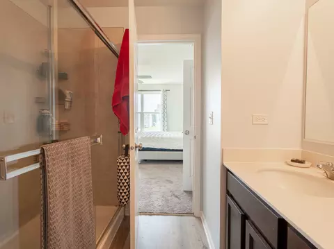 Bath - 1004 Daniel St, Plano, IL 60545 photo 3 of 6