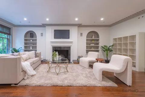 Living - 24 E Scott St #2, Chicago, IL 60610 photo 1 of 6