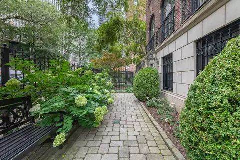 Exterior - 24 E Scott St #2, Chicago, IL 60610 photo 3 of 4
