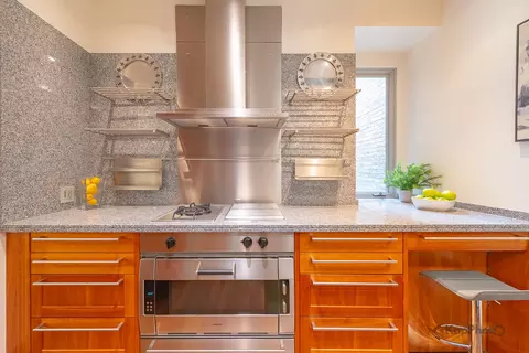 Kitchen - 24 E Scott St #2, Chicago, IL 60610 photo 3 of 4