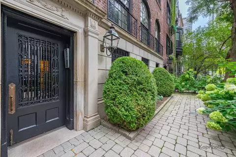 Exterior - 24 E Scott St #2, Chicago, IL 60610 photo 2 of 4