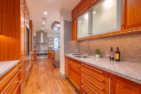 Kitchen - 24 E Scott St #2, Chicago, IL 60610 photo 2 of 4