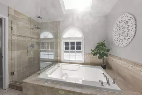 Bath - 2265 River Woods Dr, Naperville, IL 60565 photo 3 of 6