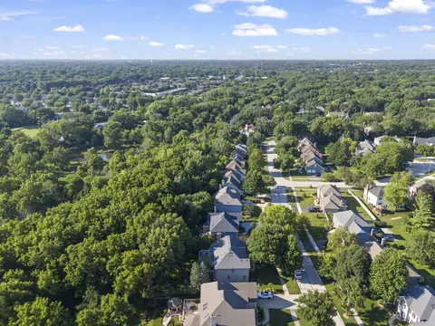View/Area - 2265 River Woods Dr, Naperville, IL 60565 photo 12 of 13