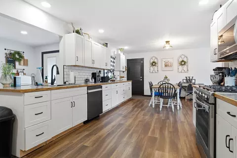 Kitchen - 400 Jersey Ave, Normal, IL 61761 photo 4 of 5