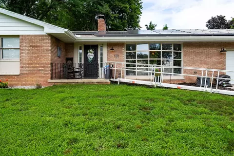 Exterior - 400 Jersey Ave, Normal, IL 61761 photo 2 of 9
