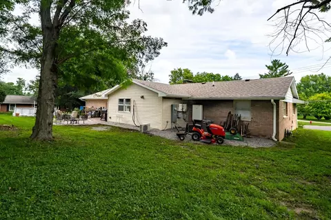 Exterior - 400 Jersey Ave, Normal, IL 61761 photo 6 of 9
