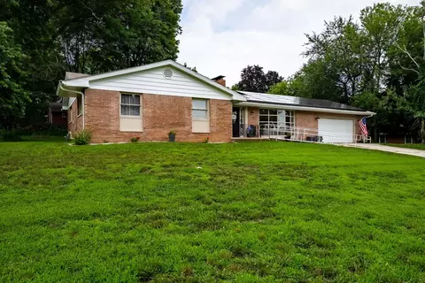 Exterior - 400 Jersey Ave, Normal, IL 61761 photo 3 of 9
