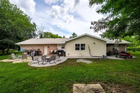 Exterior - 400 Jersey Ave, Normal, IL 61761 photo 5 of 9