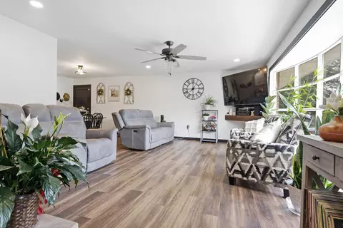 Living - 400 Jersey Ave, Normal, IL 61761 photo 1 of 3