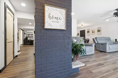 Entry Way - 400 Jersey Ave, Normal, IL 61761 photo 1 of 2