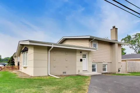 3 W White Oak St, Arlington Heights, IL 60005