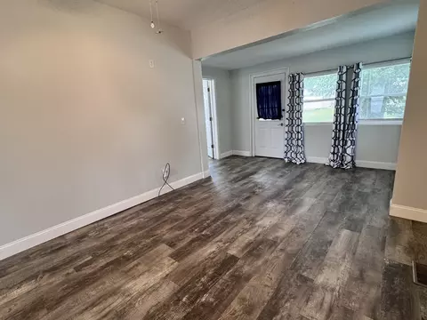 Living - 450 Bicknell, Centralia, IL 62801 photo 3 of 3