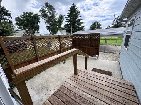 Exterior - 450 Bicknell, Centralia, IL 62801 photo 4 of 12